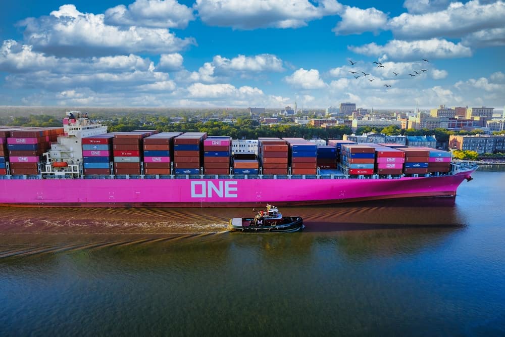 Et containerskip drevet av ONE i Savannah, Georgia.